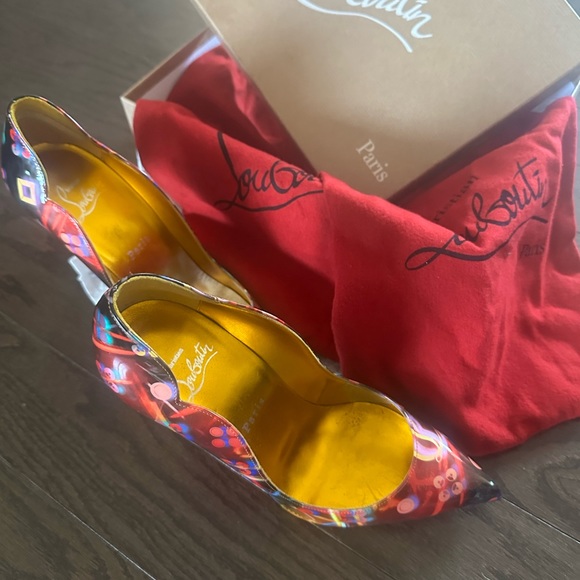 CHRISTIAN LOUBOUTIN
Patent Discolaser Hot Chick 100 Pumps 39 Multicolor - Picture 5 of 9